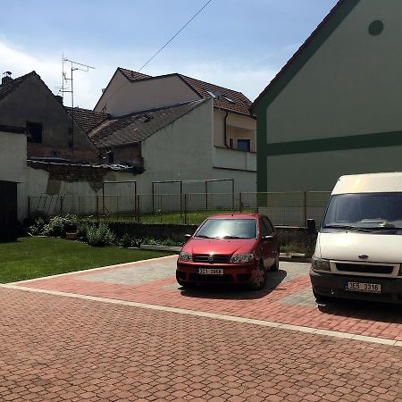 Apartmany Na Sadech Trebon Bagian luar foto