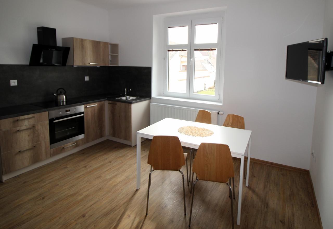 Apartmany Na Sadech Trebon Bagian luar foto