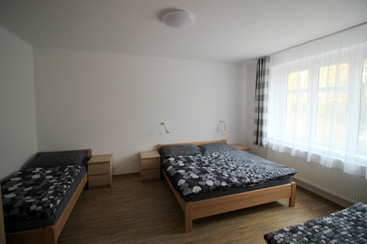 Apartmany Na Sadech Trebon Bagian luar foto
